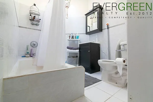 Rented by Evergreen Apartments BK | media 34