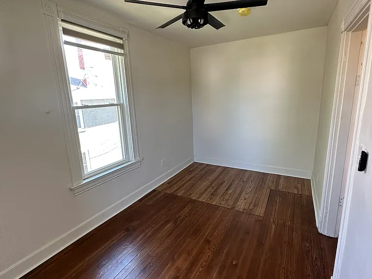 4211 Carter Ave — Photo 5
