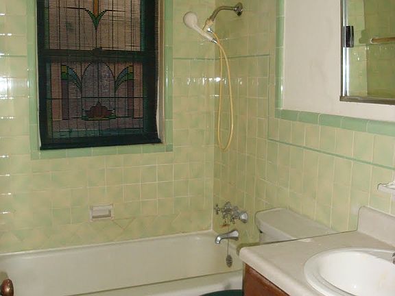 4th image of 4934 Winona Ave
