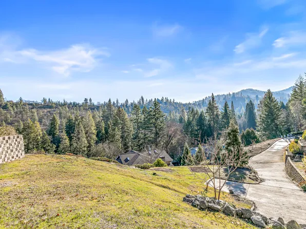 251 Granite St, Ashland, OR 97520