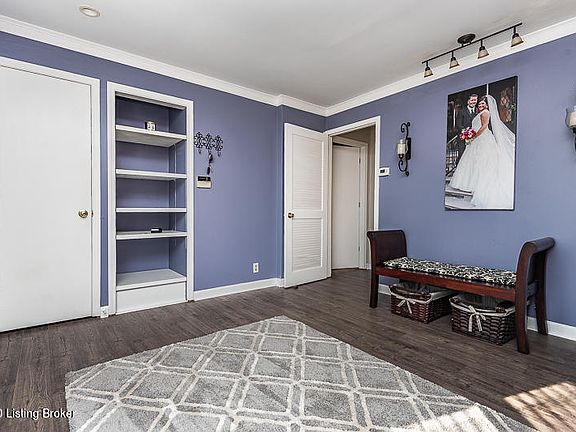 4th image of 2511 Clarendon Ave