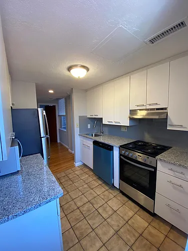 12 Parmenter St #4R Photo 1