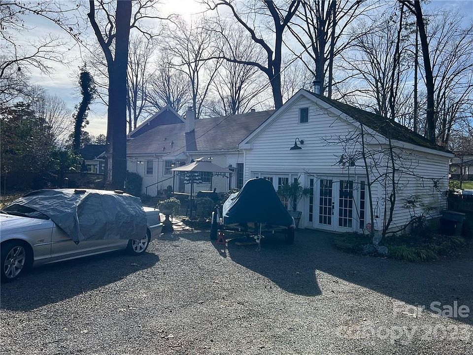2nd image of 783 Sedgefield Rd