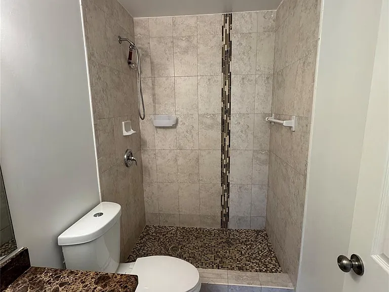 445 Lakeview Dr #3 — Photo 8