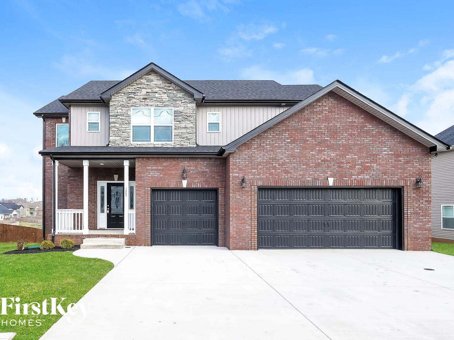 4 bed, 2.5 bath, 2347 sqft, $2,100 — Photo 1