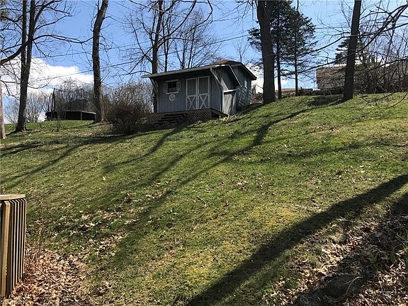3rd image of 140 Jackson Dr