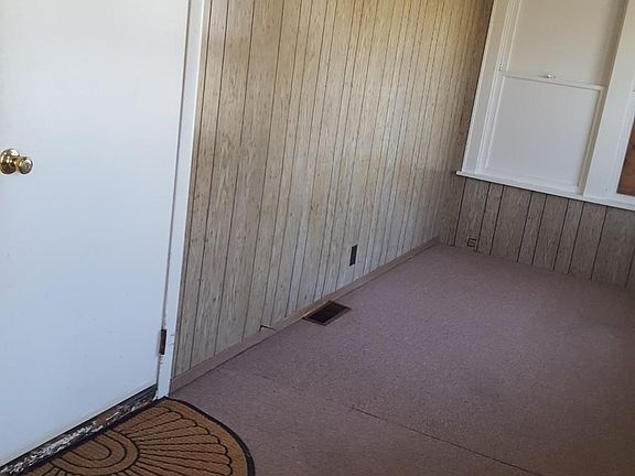 2nd image of 2718 W Nebraska Ave