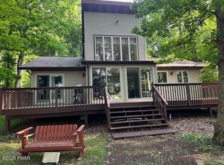 355 Bear Creek Lake Dr, Jim Thorpe, PA 18229