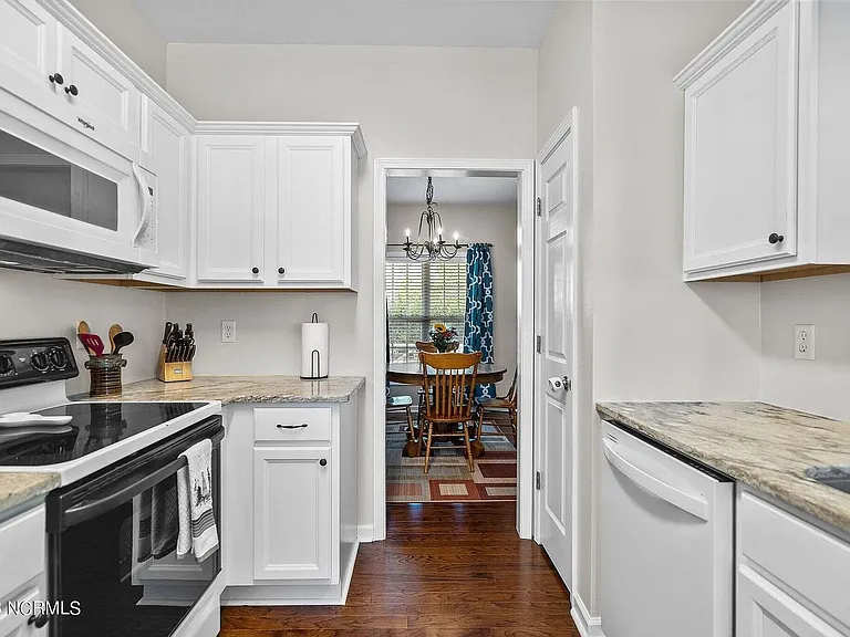 1010 Meridian Dr — Photo 16