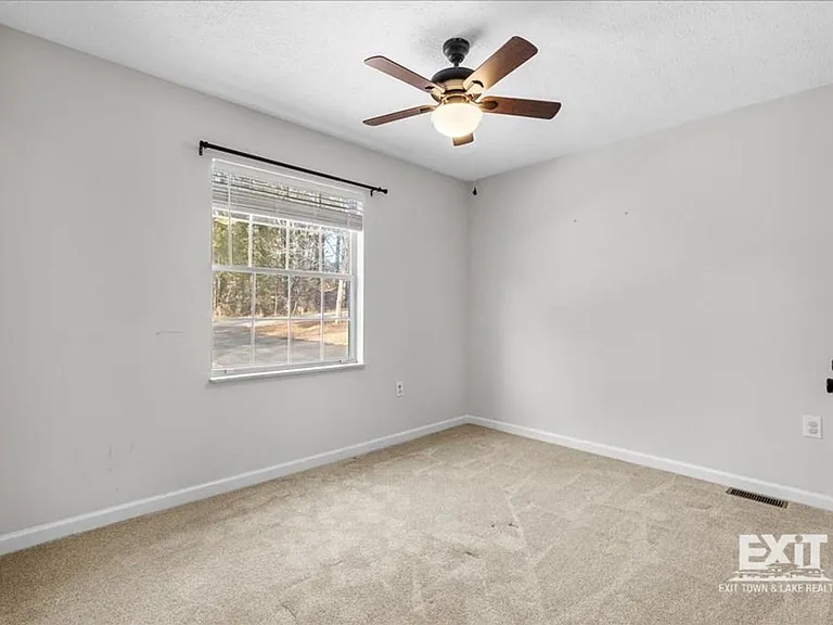 105 Marrow St — Photo 18