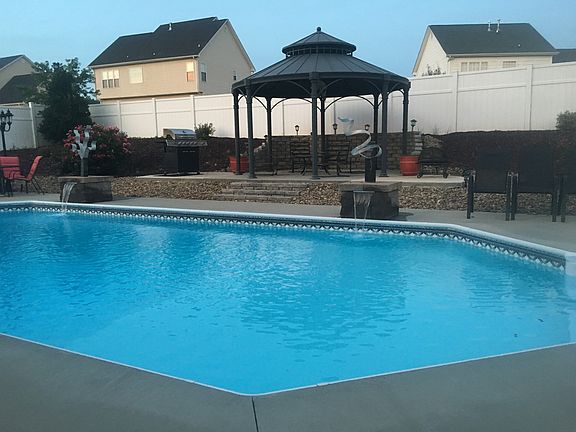 2nd image of 4025 Hereford Ln