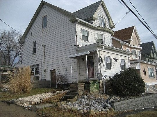 2nd image of 1916 3rd St