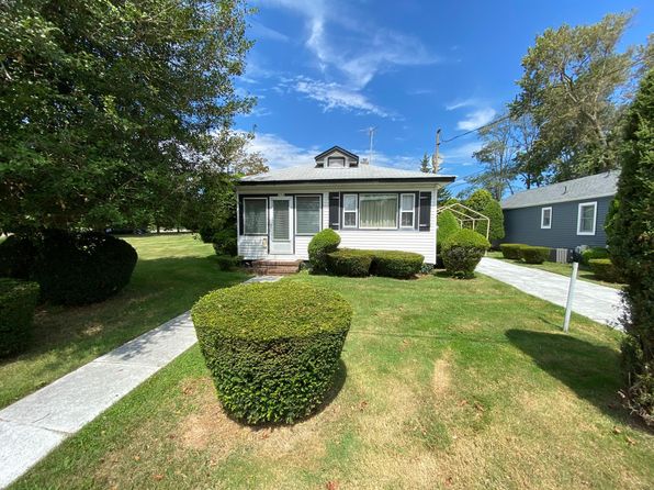 574 Central Ave