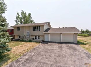 943 Kary Ln, Rapid City, SD 57701
