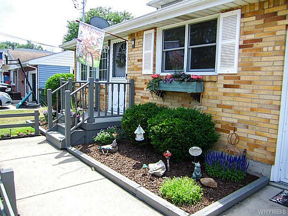 4th image of 192 Burkhardt Ave