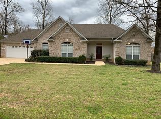 524 N Glenfield Rd, New Albany, MS 38652