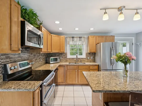 19 Straw Road, Gorham, ME 04038