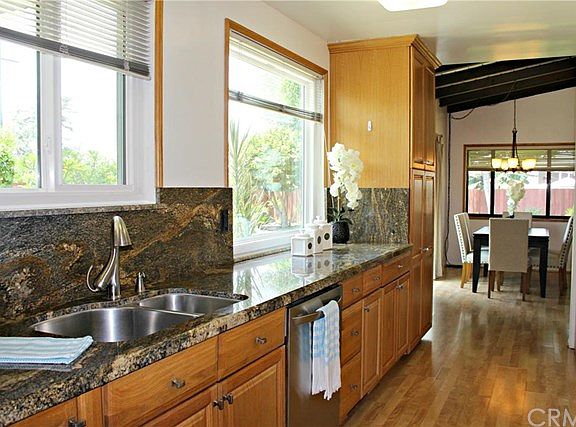 3rd image of 8411 Catalina Ave