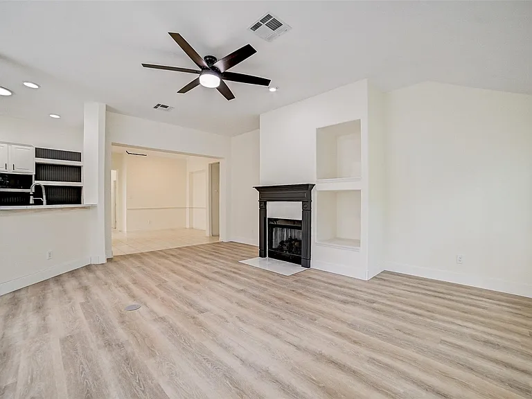 70 Camber Pine Pl — Photo 9