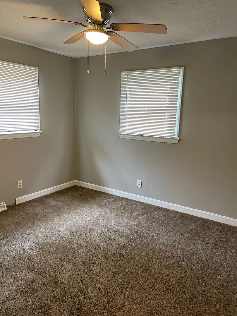 4 Bed / 2 bath! Large yard w/ carport & central HVAC! — Photo 3