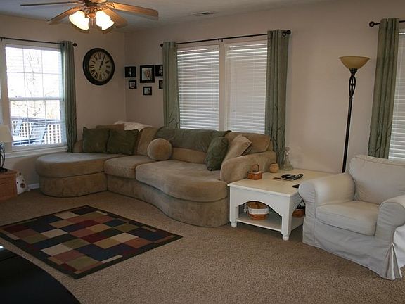 2nd image of 3648 Fredricksburg Dr