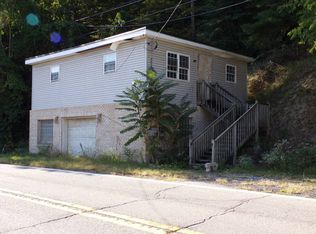 7767 Elk River Rd N, Clendenin, WV 25045