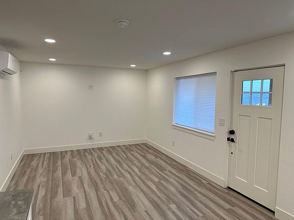 3rd image of 4320 Belle Dr