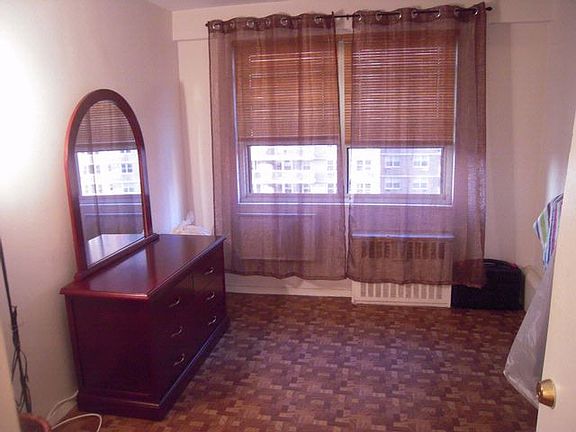 5th image of 2940 W 5th St APT 8E