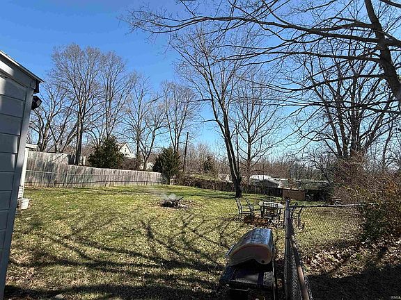 2nd image of 581 Congress St