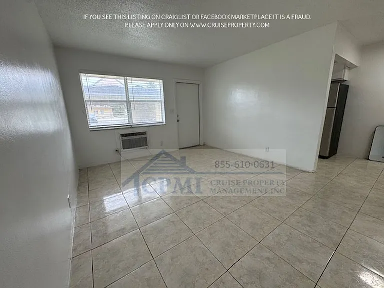 6031 Polk St — Photo 12