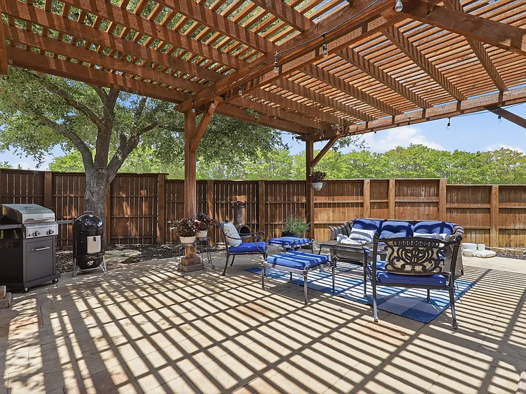 5668 Bay Meadows Dr — Photo 42