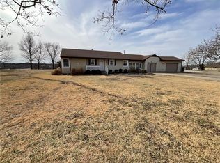 102 Linden Dr, Fort Scott, KS 66701