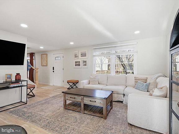 5th image of 1537 Sadlers Wells Dr