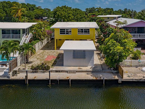 3rd image of 276 S Coconut Palm Blvd