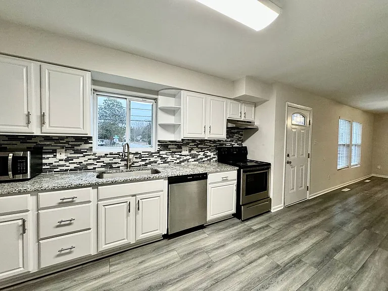 517 Aragona Blvd — Photo 5