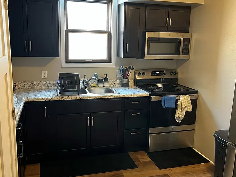 1004 Main St — Photo 1