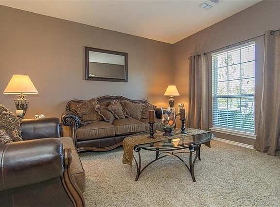 3rd image of 751 Cherry Blossom Ln