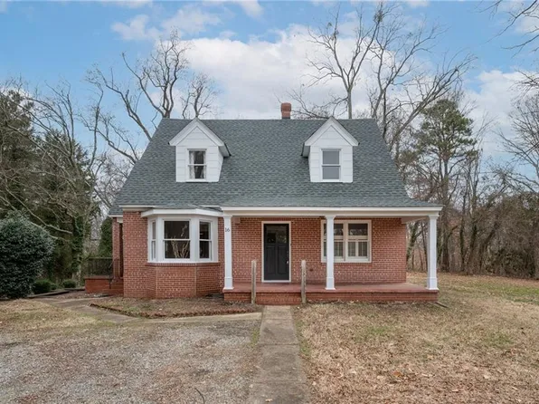 16 Hertzler Rd, Newport News, VA 23602