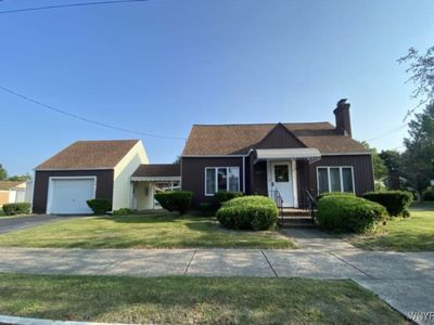 8905 Lindbergh Ave, Niagara Falls, NY, 14304