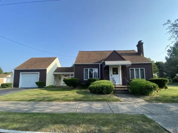 8905 Lindbergh Ave, Niagara Falls, NY 14304