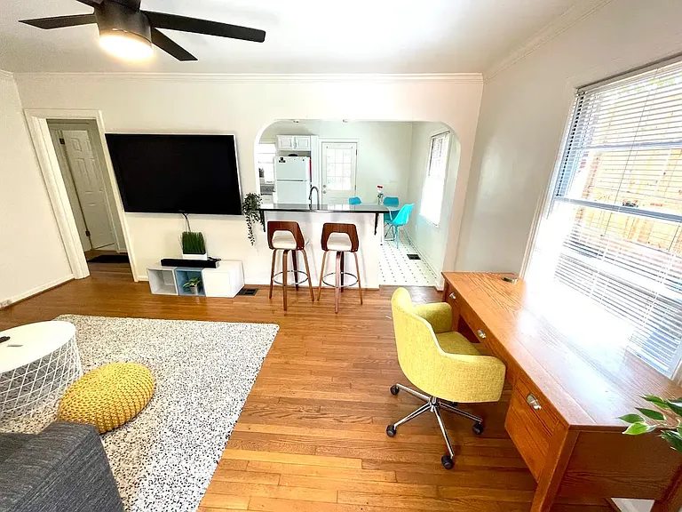 1805 Piedmont Way NE #B — Photo 1