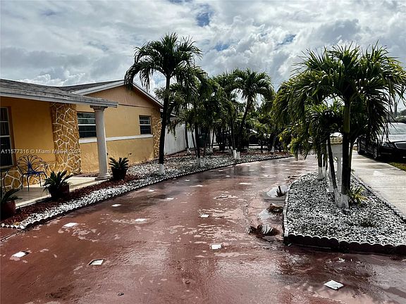 2nd image of 5235 NW 167th St
