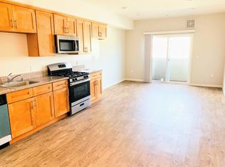 15313 Cabrito Rd UNIT 404, Van Nuys, CA 91406