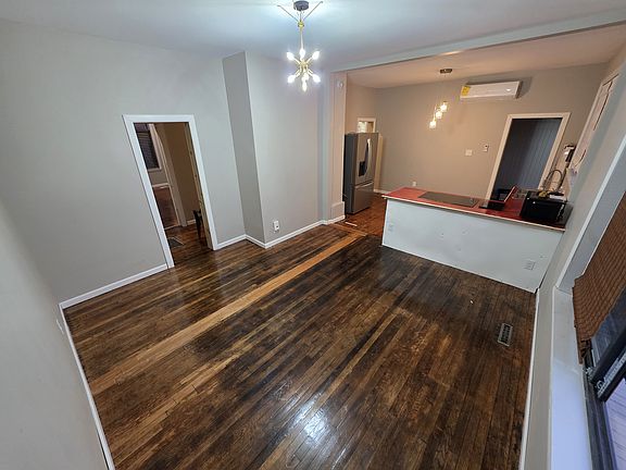 4th image of 400 E Mulberry St #B
