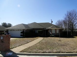 334 April Ln, Hewitt, TX 76643