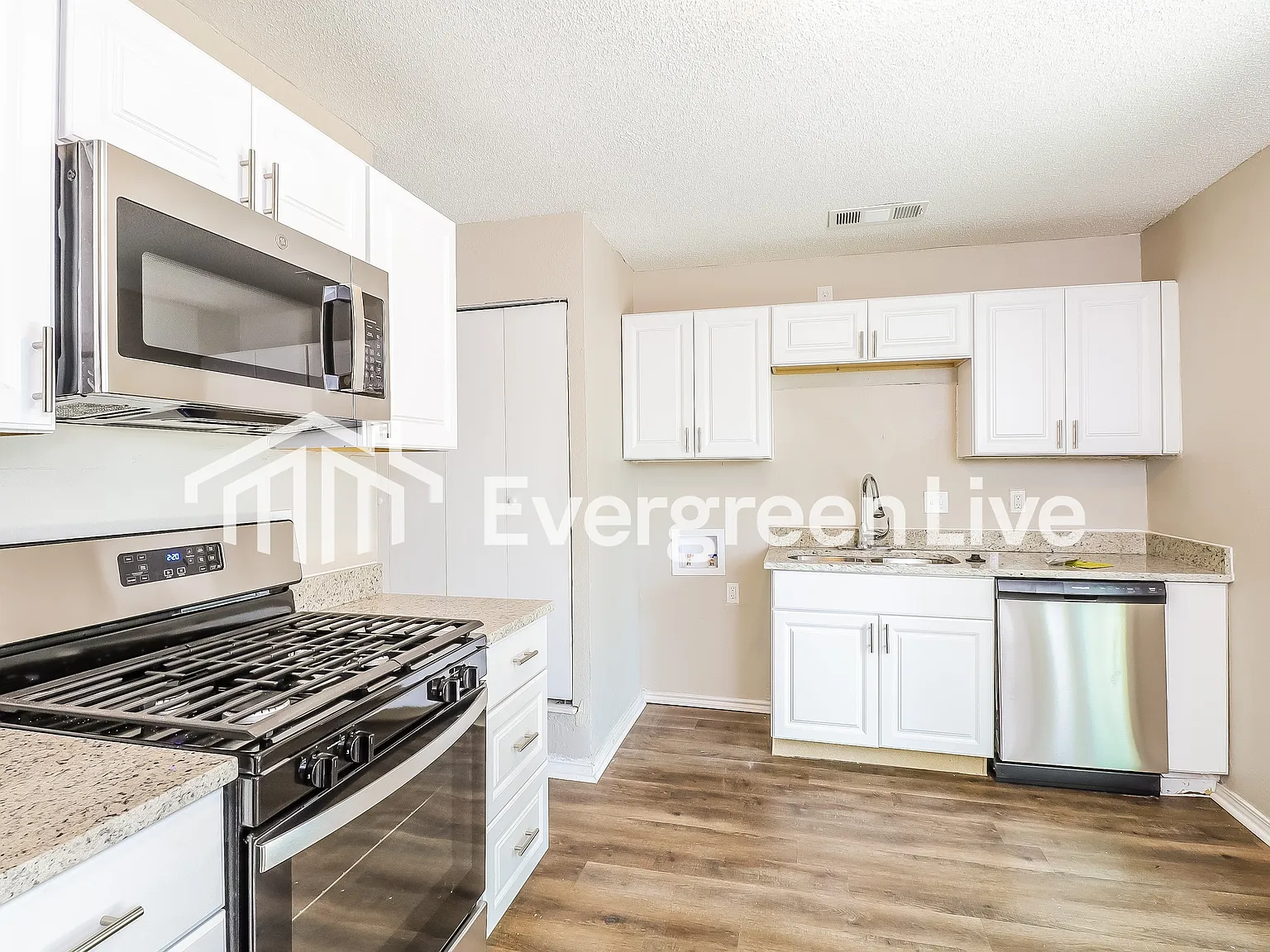 4 bed, 2.0 bath, 1344 sqft, $1,795 — Photo 3