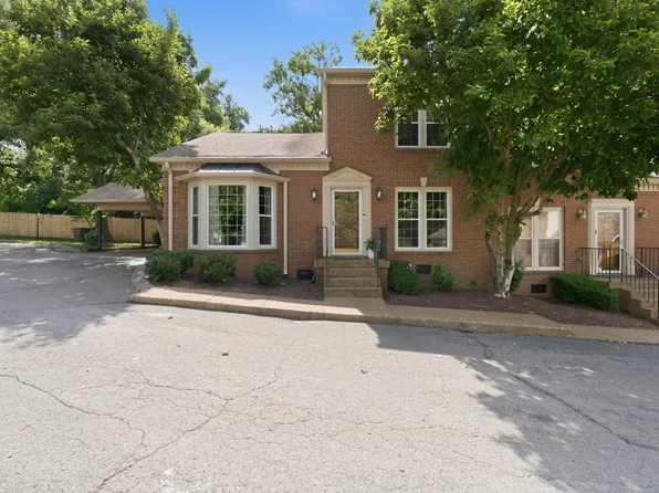 8 Sharonwood Dr, Nashville, TN 37215