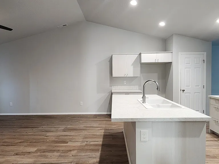 409 Hildago Way — Photo 18