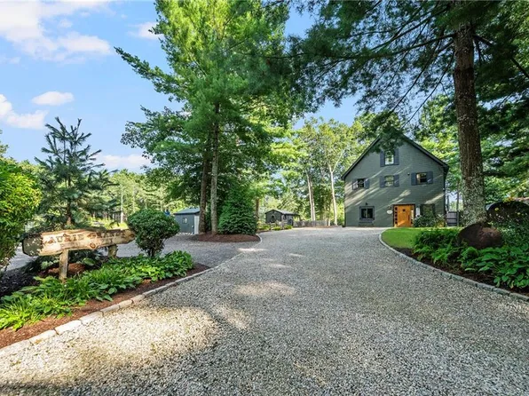 128 Vine St, Coventry, RI 02816