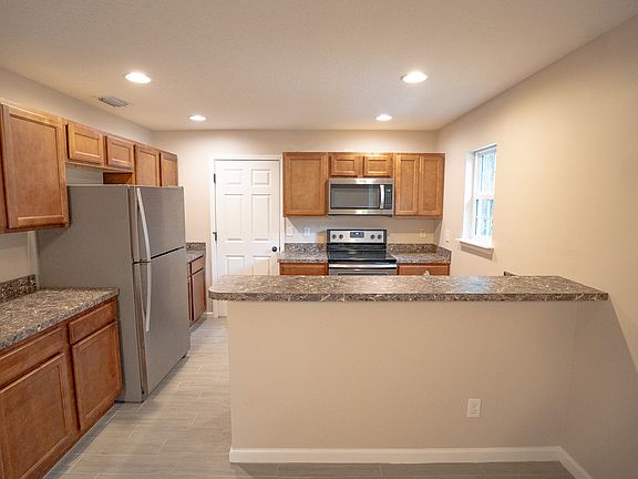 4th image of 816 Bay St #818